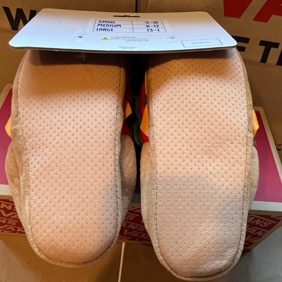 Footnotes Slippers - Picture 3 of 4